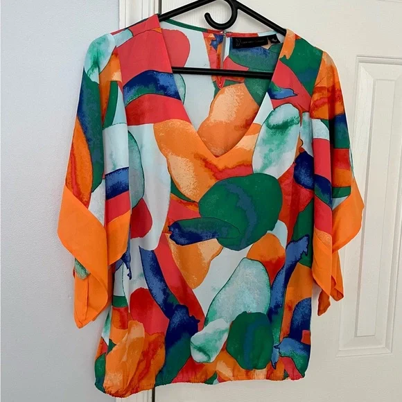 🔥NWOT🔥 Classy, Elegant Lightweight Fun Colors Wide Sleeves Top - Picture 6 of 9